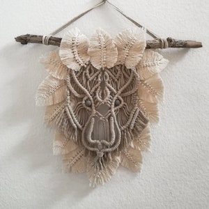 Macramé lion in nature and taupe in boho style wall hanging, macramé art