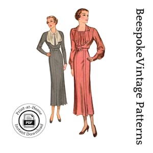Può includere: Due modelli di abiti vintage che presentano un abito a maniche lunghe con scollo a volant e un abito a maniche lunghe con colletto. I modelli di abiti sono stampati su carta e sono disponibili per il download immediato.