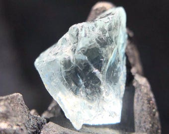 Natural Aquamarine Rough Stone | Raw Blue Aquamarine Crystal | Uncut Gemstone for Handmade Jewelry.