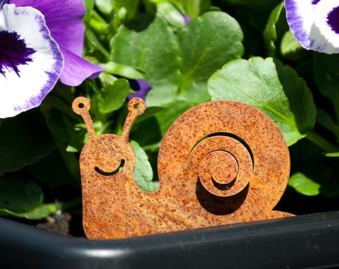 Snail Smiley Happy Face Plant Pot Spike, Rusty Metal Garden Art, Flower Plant Pot Ornament, Window Box Decor, Garden Gifts, Ready To Rust