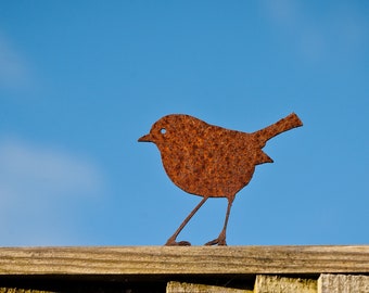 Rusty robin, Rusty metal robin, rusty metal bird, garden bird, garden ornament, garden metal art