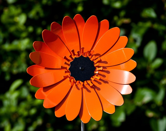 Large Orange Gerbera Daisy Flower Stake, Orange Flower, Handmade Metal Garden Ornament,  Garden Decoration, Garden Gift, Memorial flower