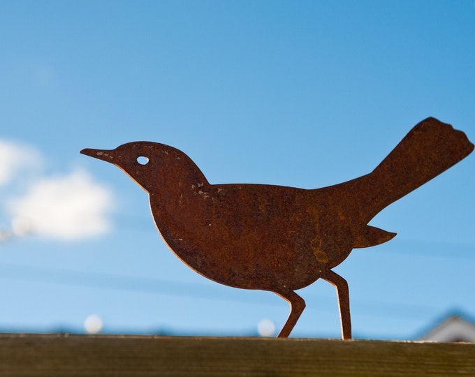 Metal Blackbird Rusty Garden Bird Art Decor, Fence Topper, Lawn Ornament, Pergola Decoration, Allotment Shed Arbour Tree Gift, Ready To Rust