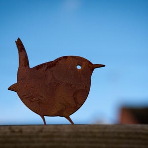 Metal Wren – Rusty Garden Bird Art Decor – Fence Topper Pergola Allotment Shed Pot Tree Decoration Ornament Gift – Ready To Rust