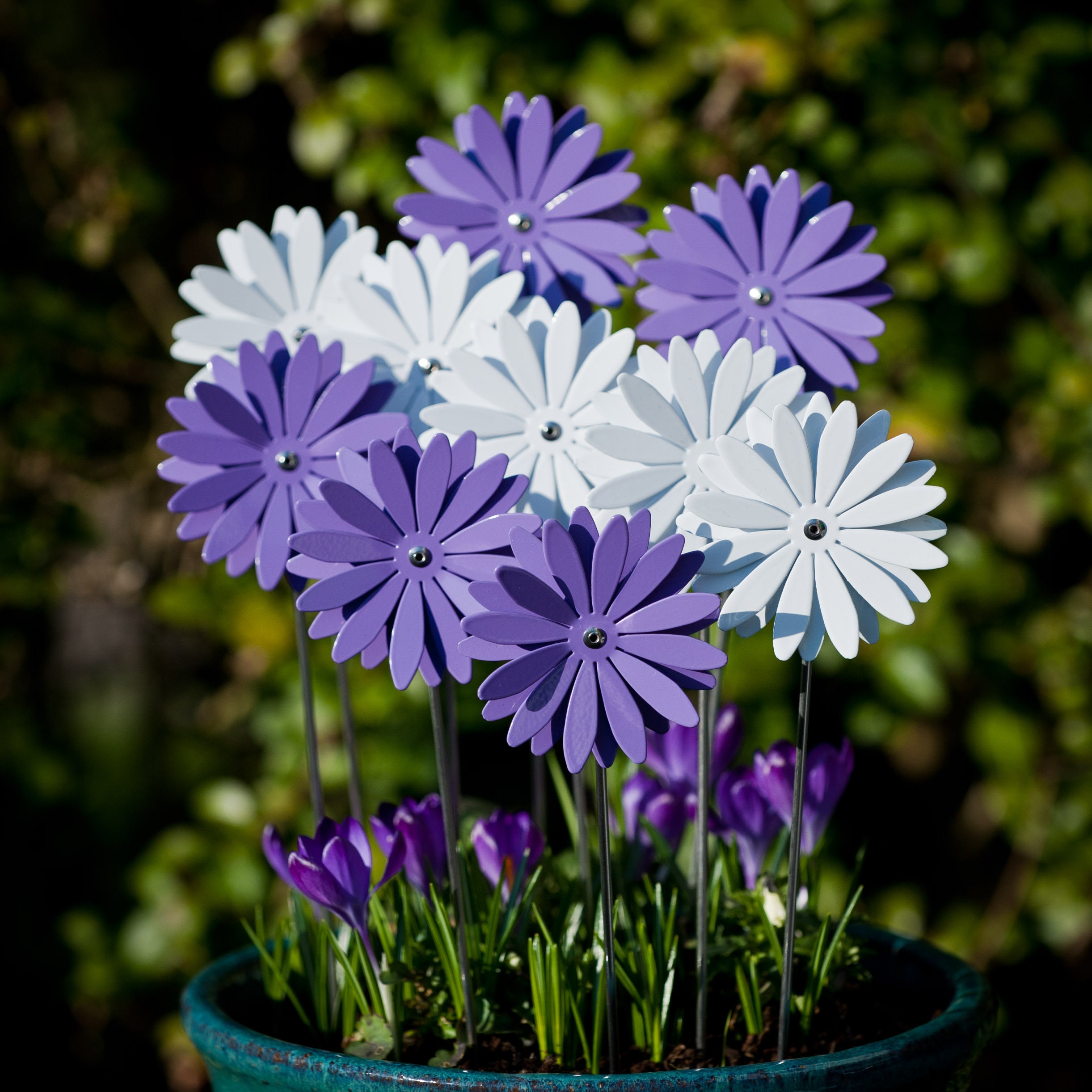 White Daisy Metal Flower stem, White Flower, Garden Ornament, Indoor