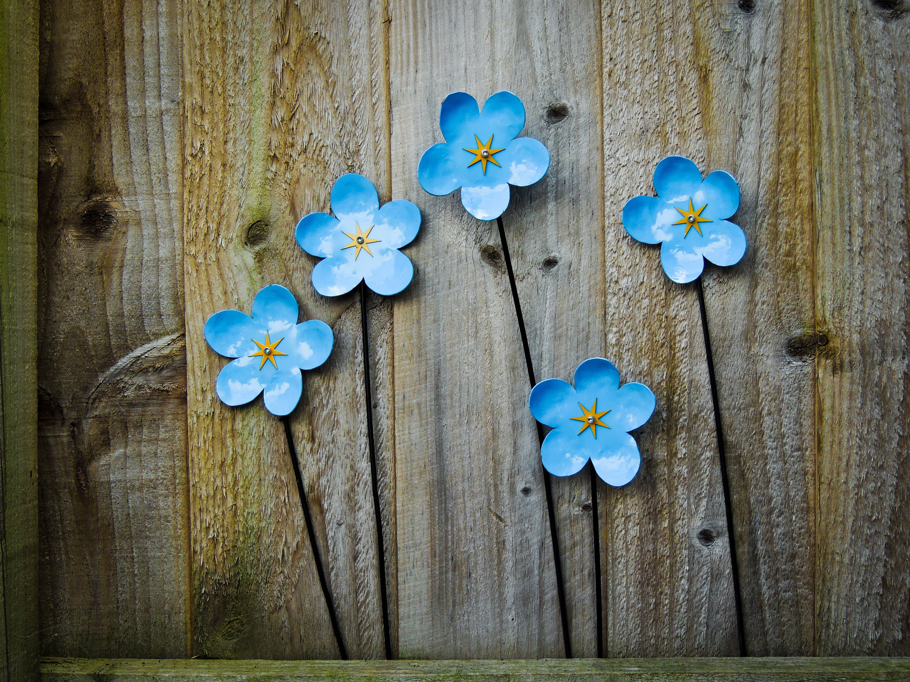 Me Not Metal Flower stem Garden or Indoor Decor Art Decoration Ornament Gift of Me Not Metal Flower stem Garden or Indoor Decor Art Decoration Ornament Gift of