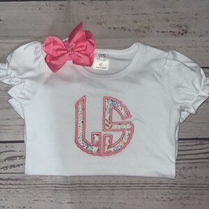 Chemise initiale personnalisée pour fille, chemises sœurs, chemise monogrammée pour filles, chemise filles monogramme, chemise applique filles