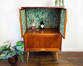 Mueble para bebidas vintage de mediados de siglo, estilo G, estilo fresco, Cole & Son Chiavi Segrete