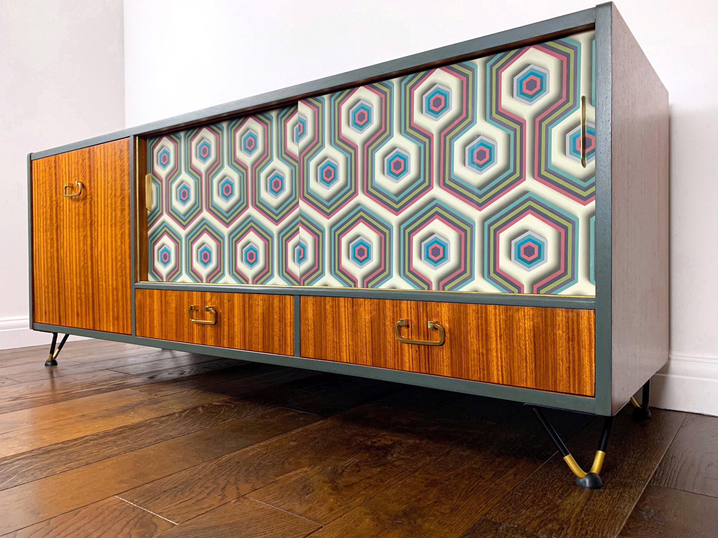 Old tv cabinet for sale outlet