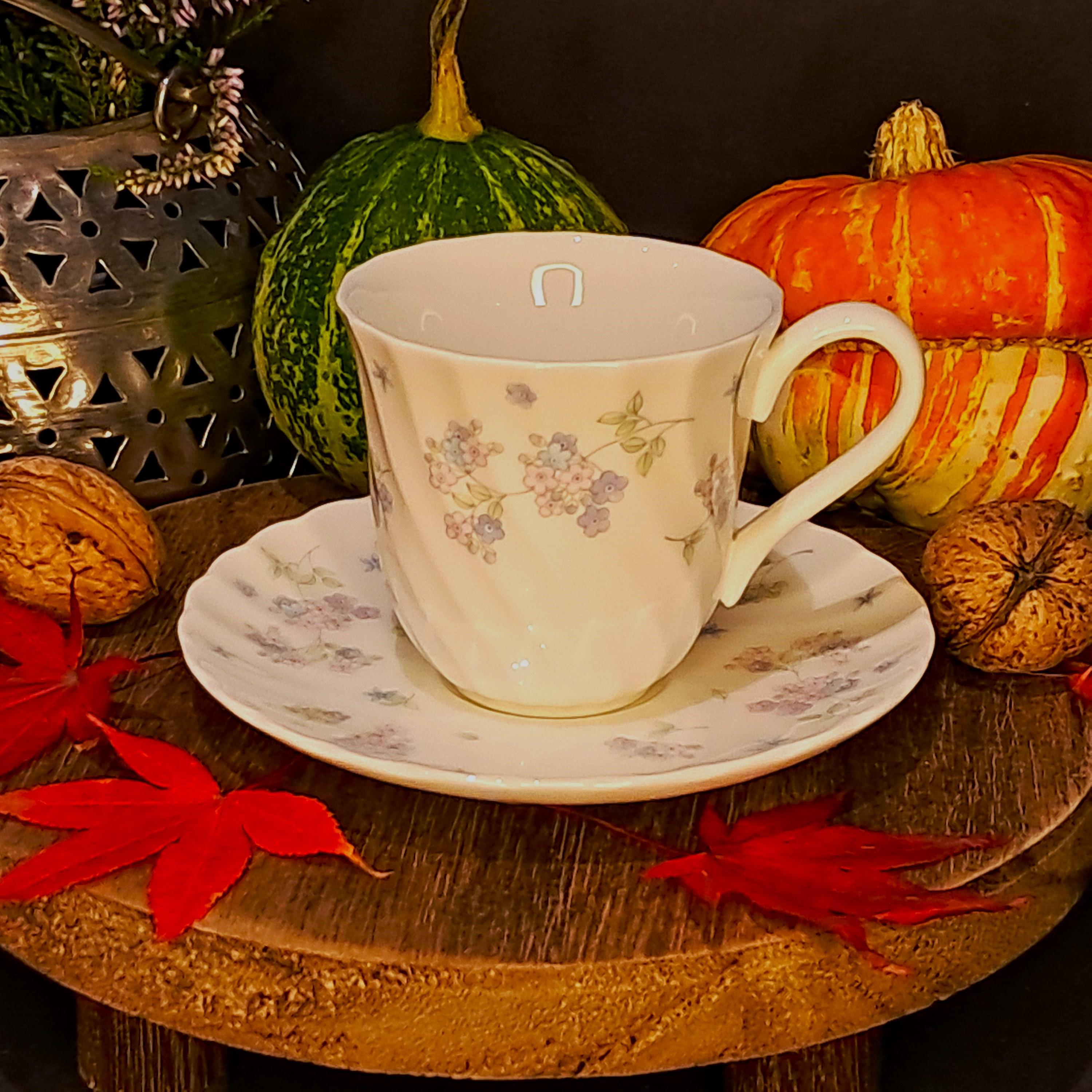 Wedgwood April - Etsy