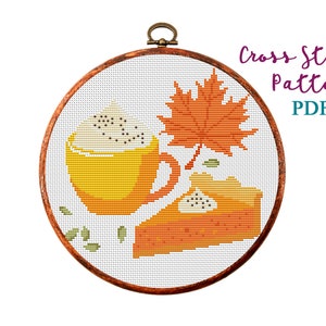 Pumpkin spice latte koffie met taart, herfst kruissteekpatroon, herfst kruissteek pdf, Thanksgiving, moderne telpatroon.