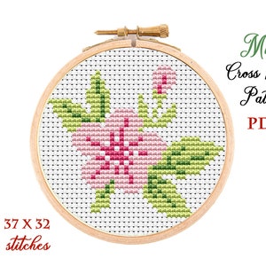 Mini-kruissteekpatroon. Roze bloemen. Getelde kruissteekkaart. Bloem hoepel kunst borduurwerk. Tiny xstitch-beginner. Pdf direct downloaden
