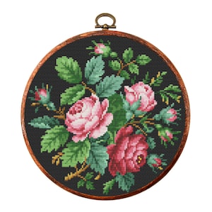 Vintage bloemen kruissteekpatroon, antiek kruissteekontwerp, Berlijns wolwerk, bloemenboeket, moderne borduurbloemen, PDF-grafiek
