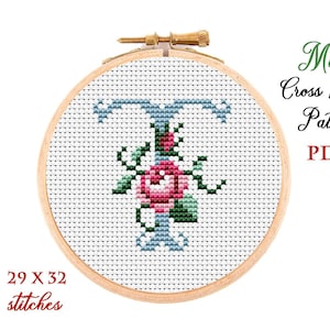 Letra T floral, mini patrón de alfabeto en punto de cruz, monograma floral, muestrario de punto de cruz contado, bordado inicial, descarga digital en PDF