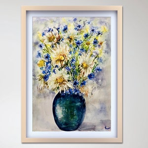 Dipinto ad acquerello originale di margherite e fiori selvatici di campo in un vaso: arte murale floreale astratta, decorazione per la casa ispirata alla natura rurale.