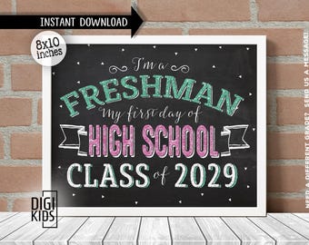 Letrero del primer día de secundaria 2025 - Primer día de primer año - Pizarra de la clase de 2029 - Accesorio fotográfico de regreso a clases de 9.º grado - Descargar