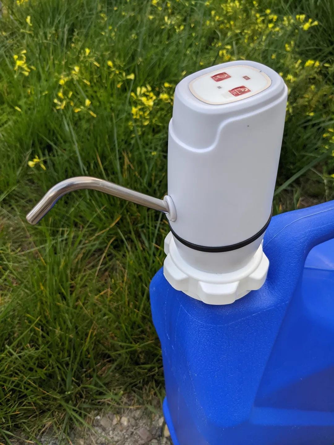 Adattatore per rubinetto pompa acqua Aqua-Tainer - Campeggio, Overland, supporto per dispenser - Nero Reliance Aquatainer