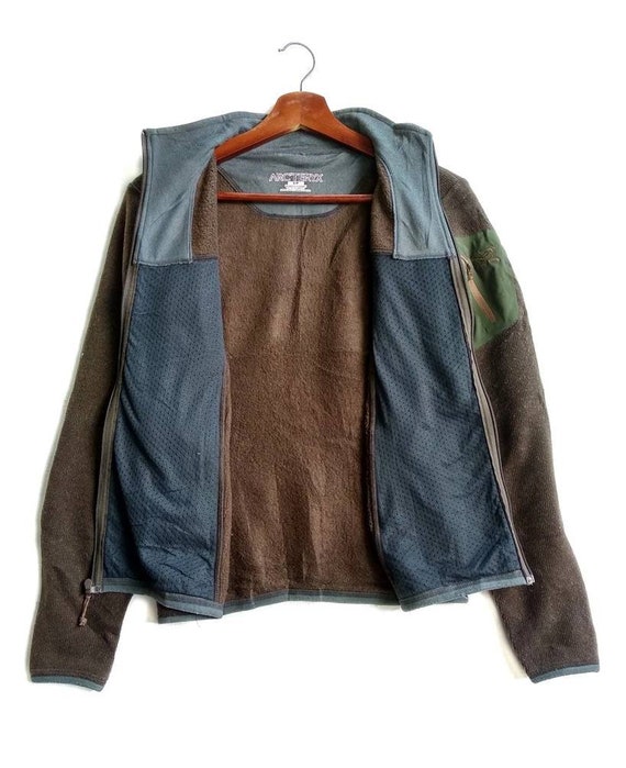 Vintage Arc'teryx Women Jacket,made in Canada,size S, Brown Vintage Arc'teryx Women Jacket,made in Canada,size S, Brown