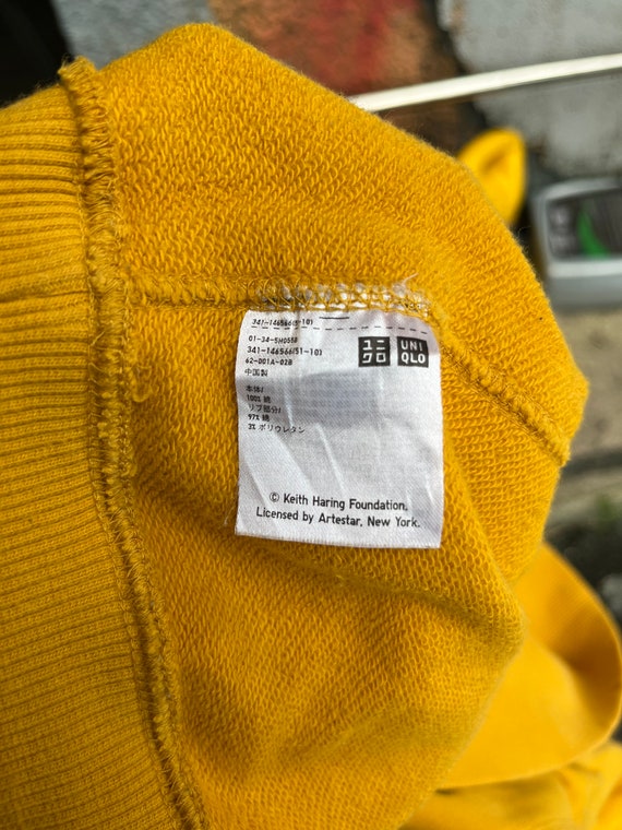 Uniqlo hotsell yellow hoodie