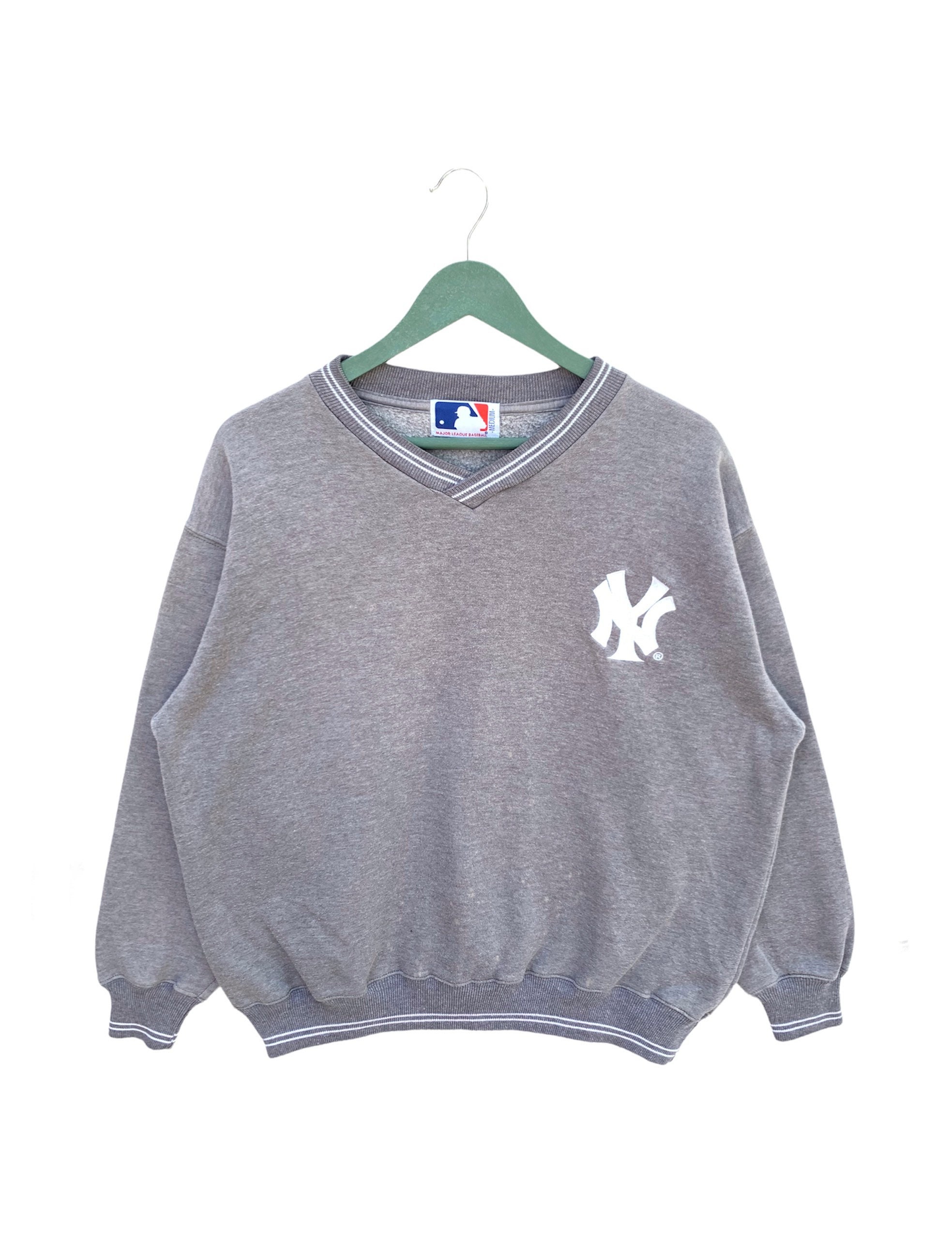 VINTAGE NEW YORK YANKEES SWEATSHIRT MEDIUM M CREWNECK SUBWAY SERIES CHAMPIONS for Sale in Los Angeles, CA - OfferUp