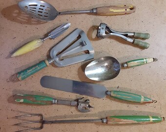 Green Kitchen Decoration Retro Kitchen Gadget Collection Farmhouse Kitchen Country Vintage Kitchen Tool Decor Peeler Pizza Cutter Opener