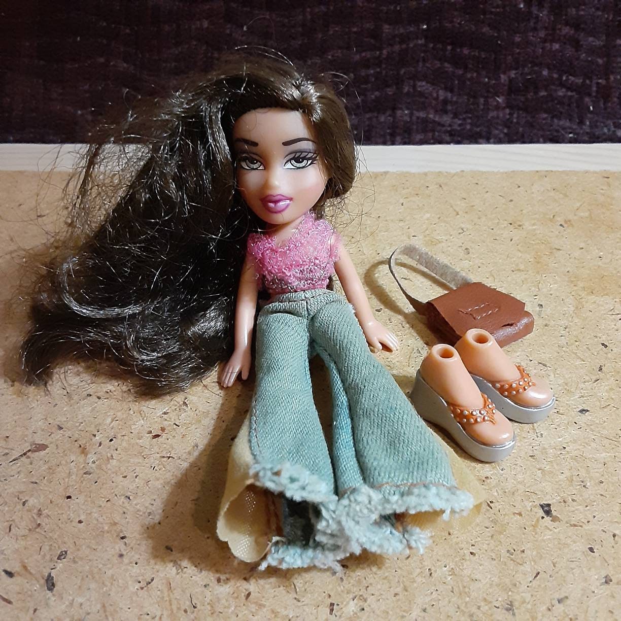 Muñeca Bratz pequeña vintage con zapatos de vestir y bolso - Etsy España Muñeca Bratz pequeña vintage con zapatos de vestir y bolso - Etsy España