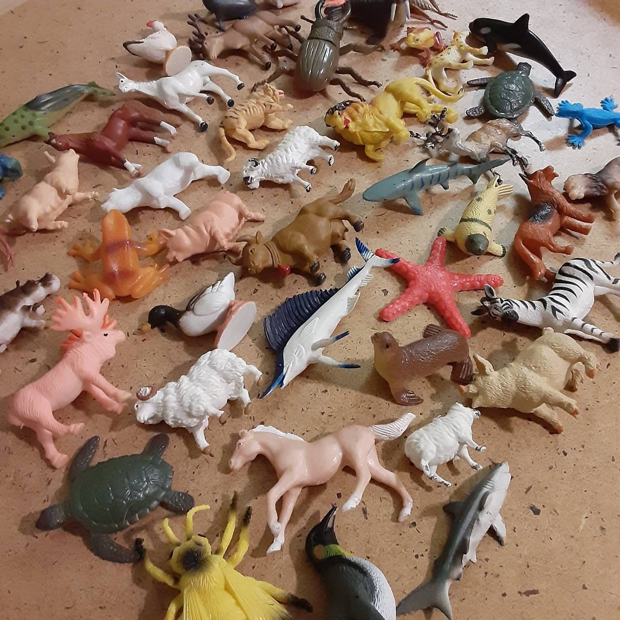 52 pequeños animales plásticos para proyectos de elaboración Etsy