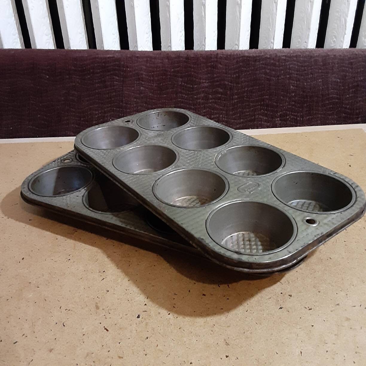 Vintage Muffin Tin Antique Muffin Pan Cupcake Tin Ekco USA Ovenex Circle  Style pick One Decorative Office Supply Storage Farmhouse Kitchen 