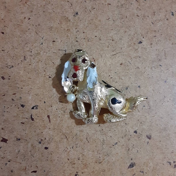 Vintage dog pin, retro gold tone brooch with faux pearl and rubies