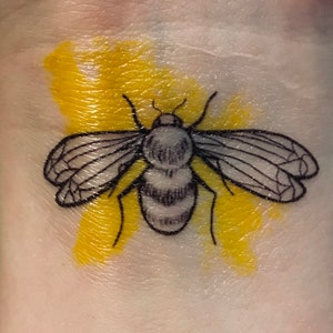 Bee tattoo by Ben Kaye  Photo 18614