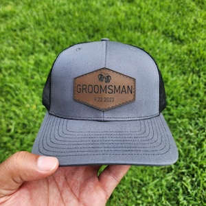 Groomsmen Hochzeitsgeschenk Hüte | Benutzerdefinierte Fernlastwagenmütze | Druckknopf | Personalisieren | Erwachsene/Teenager | Hüte | Vegan Leder Aufnäher