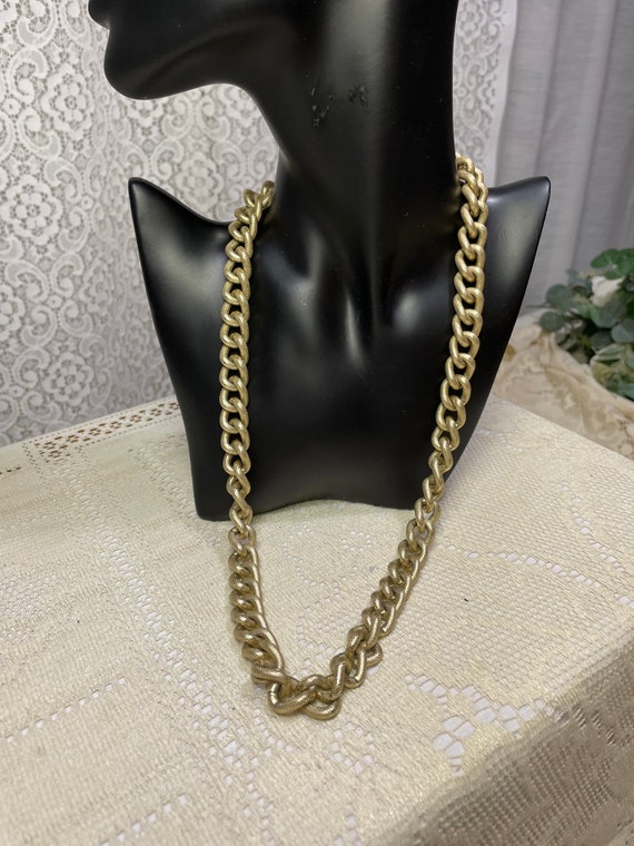 Vintage Gold Chain Link Necklace, Vintage Gold Rope Necklaces, Vintage Gold Necklaces, Vintage Necklaces, Vintage Gold Necklaces.
