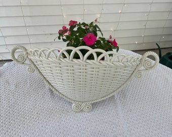 Vintage Burwood White Plastic Wall Planter, Vintage White Wall Platers, Vintage Wall Planters, Vintage White Planters, Homco Planters.