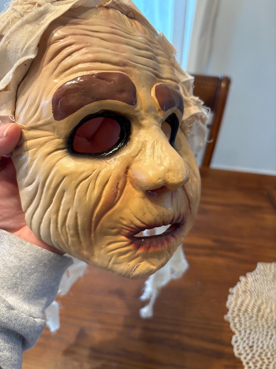 Vintage Halloween Face Mask, Halloween Face Mask, Vintage Halloween Costumes, Halloween Costumes, Green Halloween Face Mask, Halloween. View 2