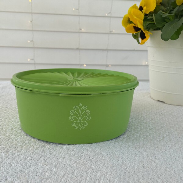 Vintage Green Tupperware, Green Tupperware, Vintage Kitchen Storage, Retro Green Kitchen, Vintage Tupperware, Tupperware.