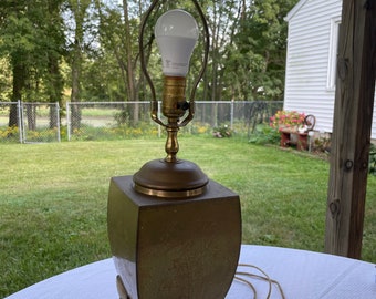 Vintage Brass Asian Tiger Table Lamp, Vintage Etched Brass Asian Lamps, Vintage Asian Lamps. Brass Lamps, Vintage Lamps, Gold Lamps.