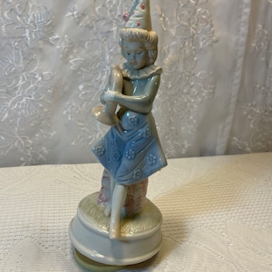 Vintage Musical Girl Clown , Vintage Clowns, Vintage Music Clowns, Vintage Girl Clowns, Girl Clowns.