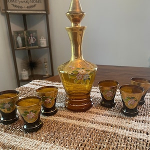 Vintage Decanter And Shot Glasses, Vintage Decanters, Decanters And Shot Glasses, Vintages Floral Decanters, Vintage Shot Glasses, Bar Cart