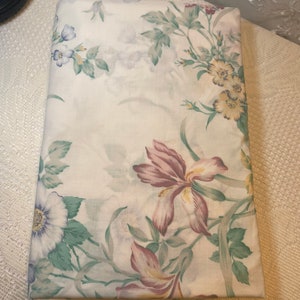 Vintage Full Flat Floral Sheet, Vintage Full Sheets, Vintage Sheets, Floral Sheets, Full Sheets, Full Size Flat Sheets.