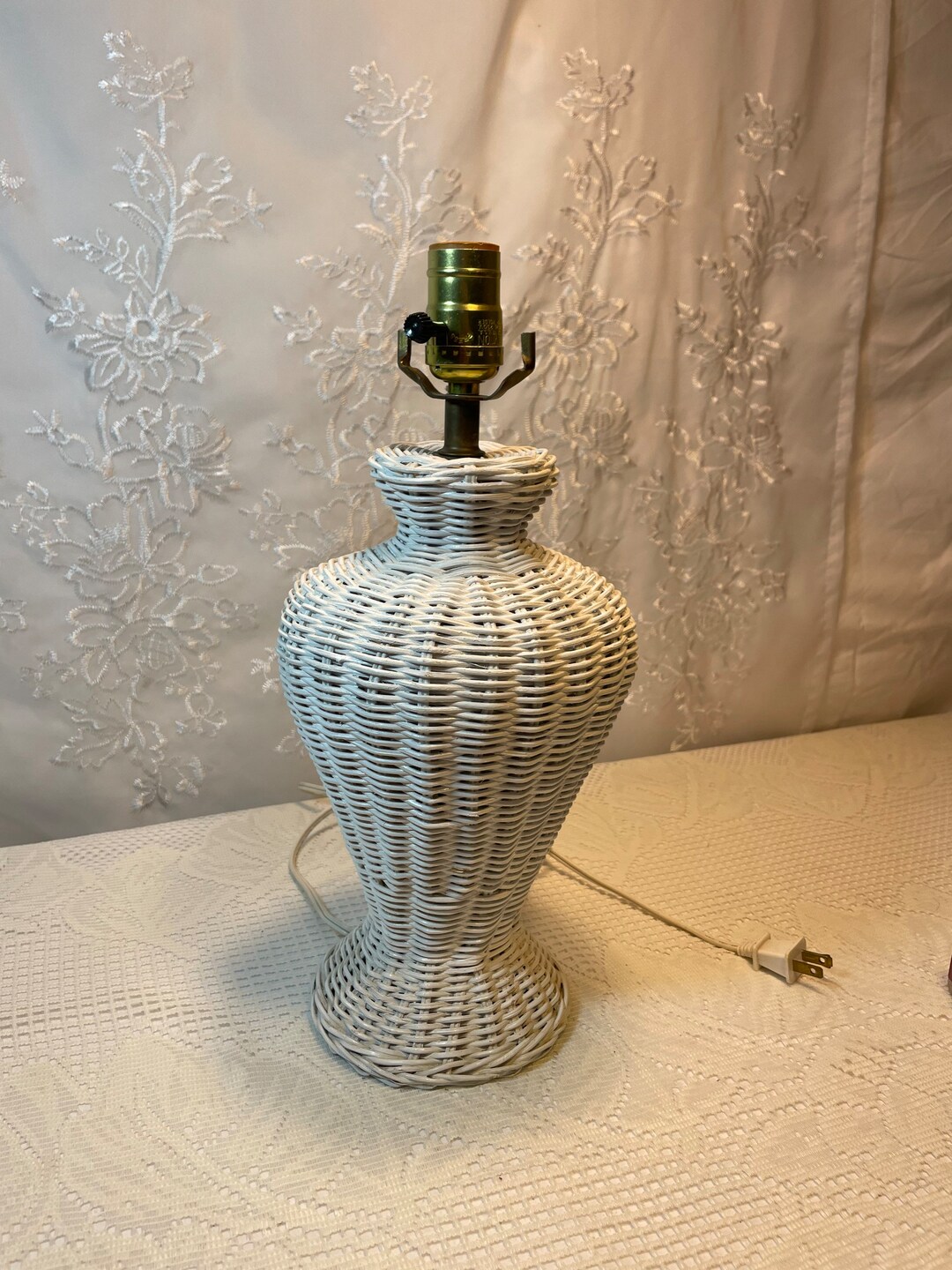 Vintage White Wicker Table Lamp Wicker Lamps Vintage White Etsy