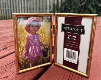 Vintage 3.5x5 Gold Double Picture Frame, Vintage 5 x 3 Picture Frames, Vintage Gold Frames, Vintage Ornate Gold Picture Frames.