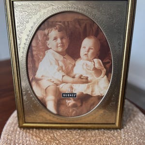 Vintage 8x10 Ornate Gold Picture Frame, Vintage 8x10 Picture Frames, Vintage Gold Frames, Vintage Ornate Gold Picture Frames, 8x10 Frames.