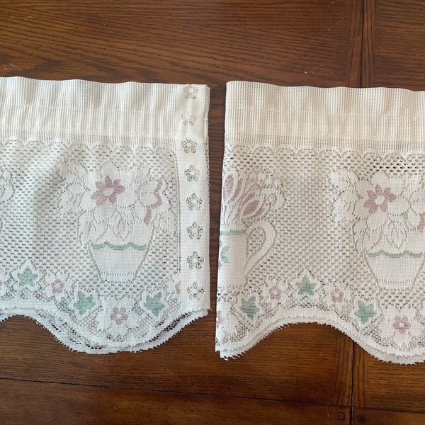 Vintage white Lace Floral Valance, Vintage Kitchen, Vintage Lace Curtains, Shabby Chic Curtains, Vintage Valances, kitchen Curtains.