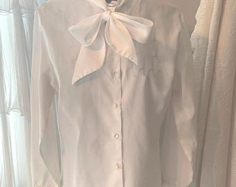 Vintage women’s White Sheer Blouse, Vintage blouses, Women’s Size large Vintage Blouse, White Blouses, Women’s Vintage White Tops.