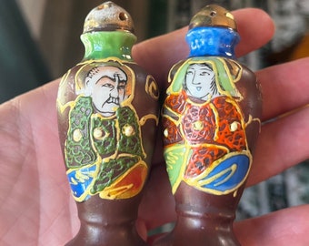 Vintage Green Hand Painted Floral Salt And Pepper Shakers, Salt and Pepper Shakers, Hand painted Salt and Pepper Shakers.