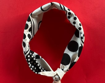 Bandana de lunares con retazos negros