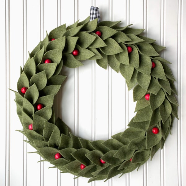 Magnolia Leaf Felt Wreath, Green Felt Leaf Wreath, Christmas Front Door Wreath, Felt Home Decor, Christmas Wreath, Holiday Wreath Decor