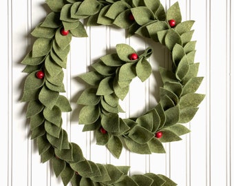 Magnolia Leaf Garland, Felt Magnolia Garland, Christmas Garland, Holiday Garland for Mantle, Holly Berry Garland, Christmas Mantle Decor