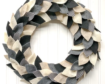 Black and White Striped Felt Leaf Wreath/Front Door Wreath in Gray Black White/Wall Decor Wreath/Wreath for Winter/Black and Tan Wreath