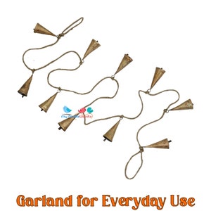 Świąteczna girlanda z dzwonków w kształcie zardzewiałych krów, rustykalny wystrój w stylu wiejskim, vintage, dzwonki stożkowe, girlanda na kominek, schody, ogród